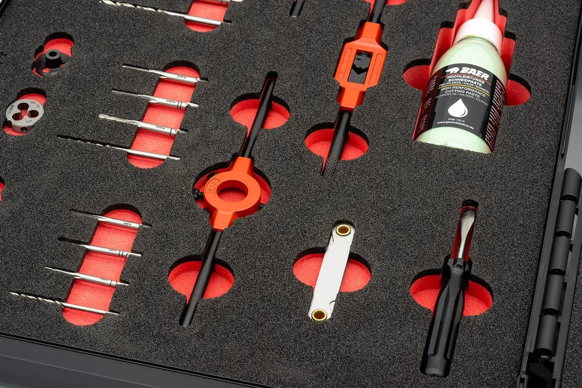 BAER Gewindeschneider Set, M3 - M12, HSS, Gewindeschneiden, Handgewindebohrer, Schneideisen, Gewindeschneidsatz, Gewindewerkzeuge, Schneidpaste, Profi Gewinde-Werkzeugkoffer