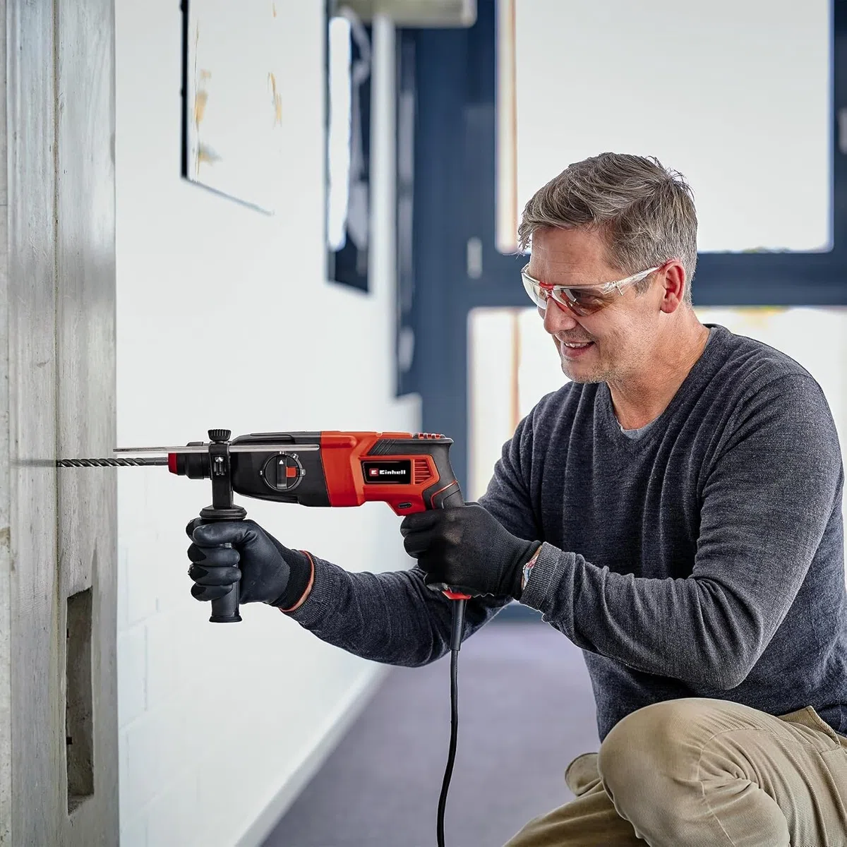 Einhell Bohrhammer TC-RH 620 4F Kit (620 W, pneumatisches Schlagwerk, 2,2 J Schlagstärke, Hammerbohren, Bohren, Meißeln mit & ohne Fixierung, SDS-Plus, Dauerlaufarretierung)