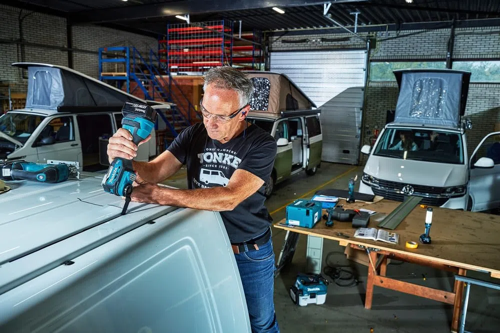 Mehrfacher Pontüren 18 -V Makita + Box + 2 Batt. BL1850B - DTM52RTJX1