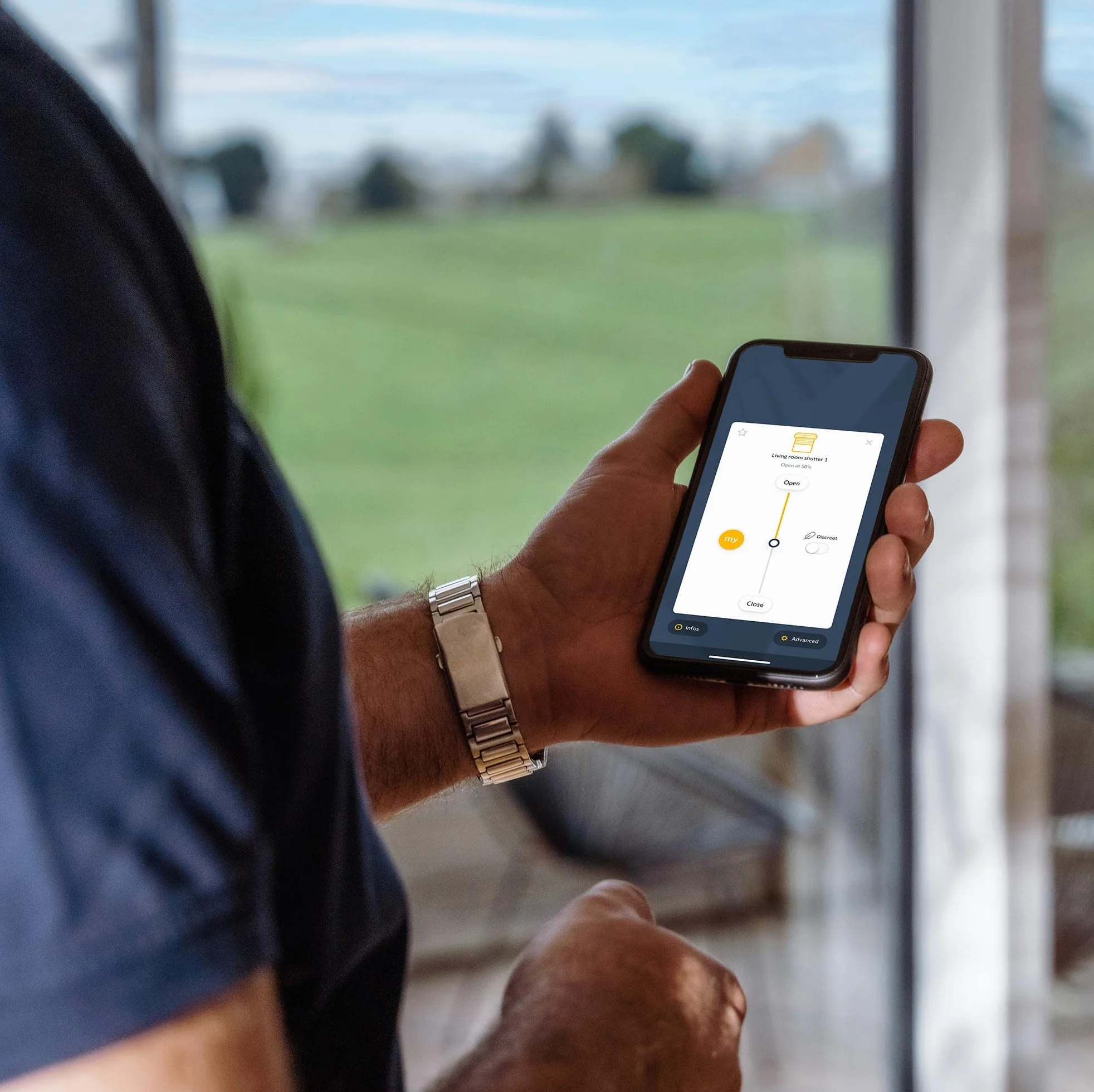 Somfy - Box domotique Tahoma Switch | Centralise et Pilote Vos Volets roulants et équipements connectés | Contrôle à Distance Via l'application ou Un Assistant Vocal | Compatible IO, RTS & Zigbee | Kompatibel mit io, RTS, HomeKit und Zigbee 3.0. Für ein i