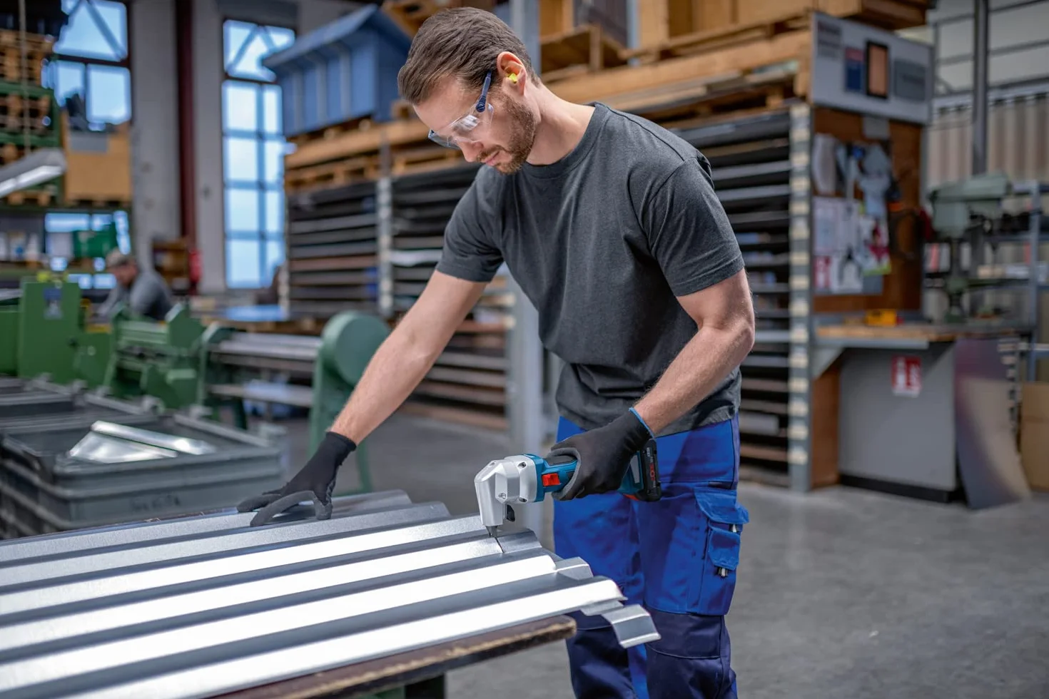 Bosch Professional 18V System Akku Nager GNA 18V-16 E (Leistung 700 W, bürstenlose Motortechnologie, ohne Akku/Ladegerät)