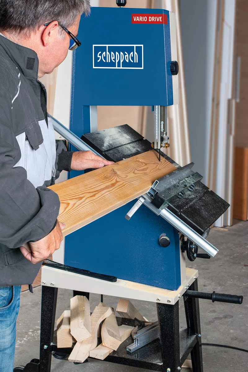 Scheppach Bandsäge BASA3 | 400V mit 700W Leistung | Variable Geschwindigkeit