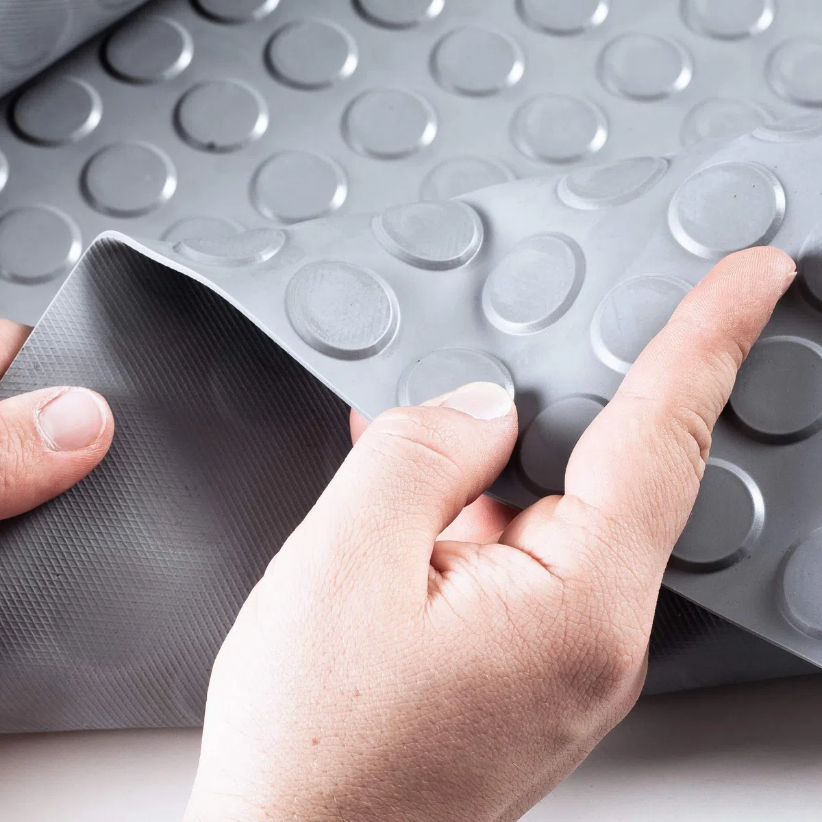 ANRO Gummimatte Noppenmatte Meterware 3mm Gummiläufer Noppen Bodenmatte als Werkstattboden, Antirutschmatte, Werkbank Auflage, Gummi Matte für Anhänger, Keller, Garage TPE Grau 140 x 100cm