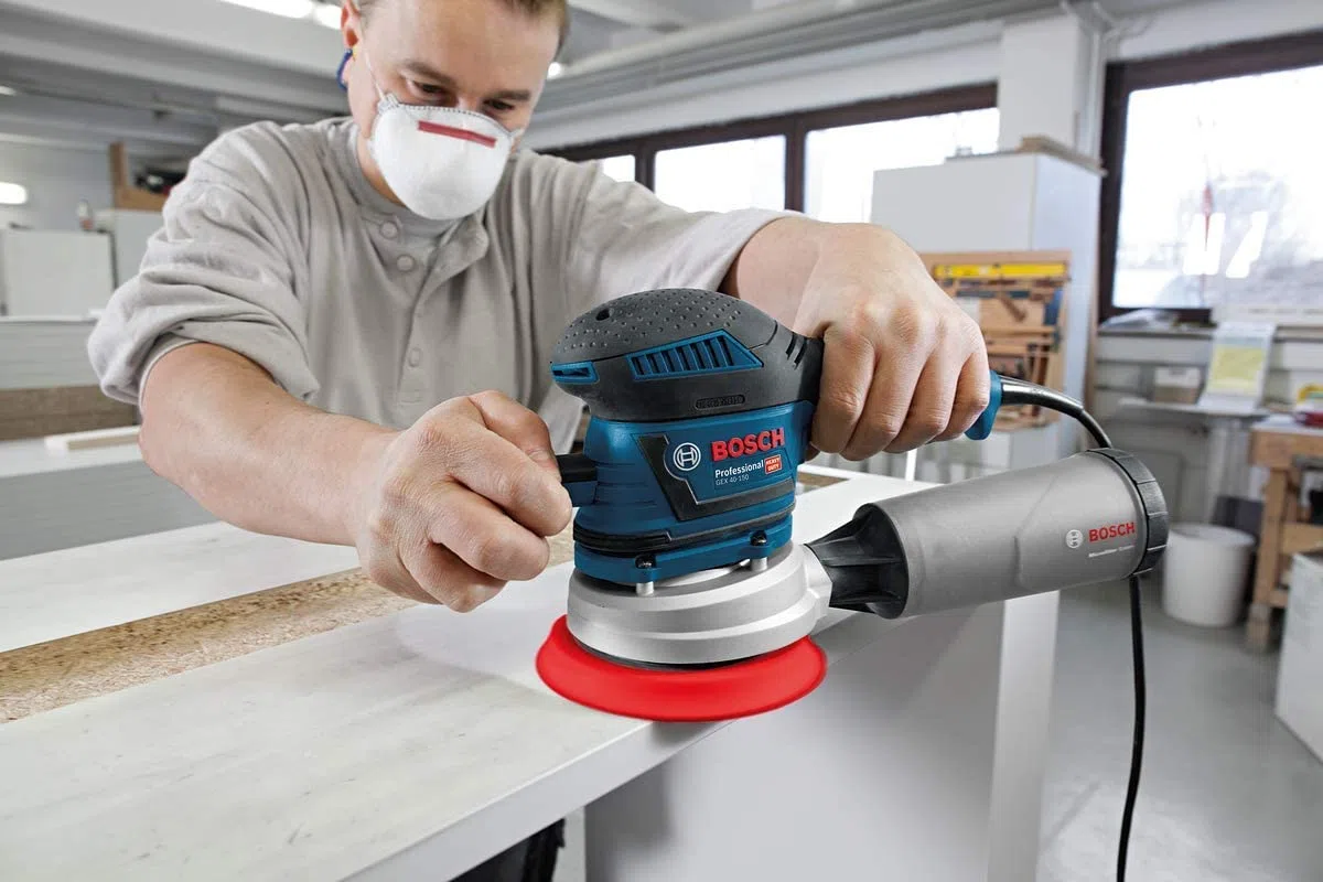 Bosch Professional Exzenterschleifer GEX 40-150 (inkl. Staubbox, Schleifteller-⌀ 150mm, Netzschleifblatt M480, Winkelschraubendreher, L-BOXX)