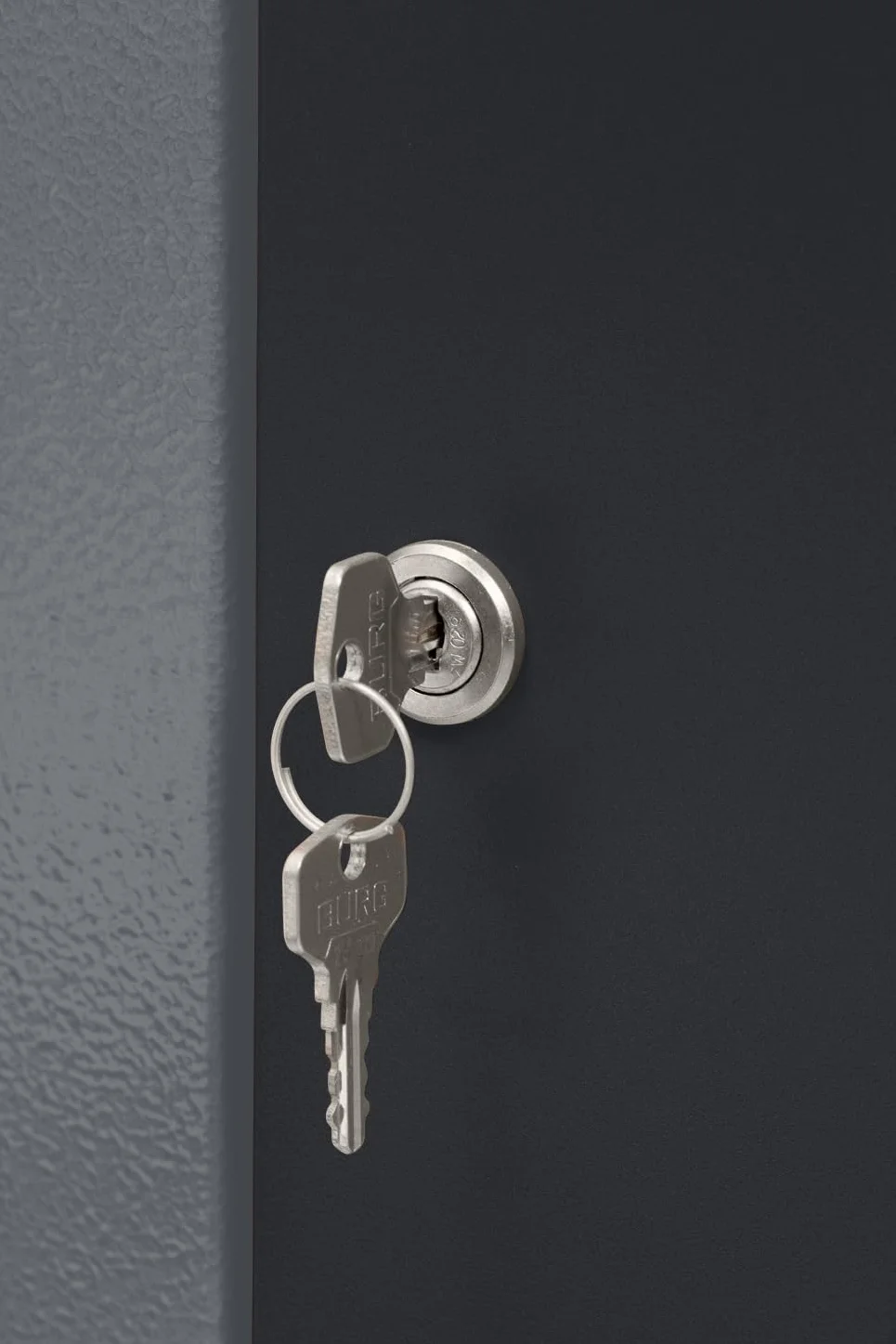 Küpper Hängeschrank 70099, 3 Türen, 4 Fachböden 3 Lochrückwände, 120x60x20 cm (Schwarz)