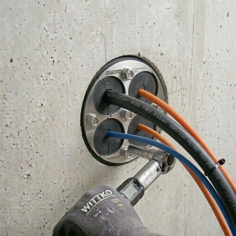 WITTKOWARE DN100 Mauerdurchführung geteilt 4-Fach 4-34mm | Ringraumdichtung klappbar | V2A Edelstahl & EPDM 40mm | Druckdicht 2,5 bar