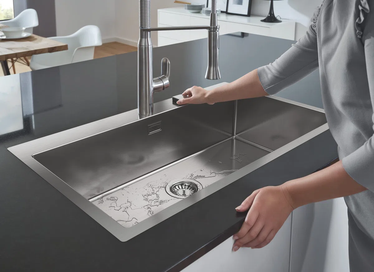 GROHE K800 - Küchenspüle (1 Becken, mit Aufsatz- oder Unterputzmontage, Ausschnitt: 831 x 495 mm, inklusive: Ablaufgarnitur, Siebkorb, Montageset), supersteel, 31584SD1