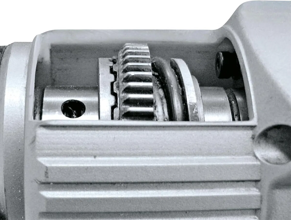 Einhell Bohrhammer TC-RH 620 4F Kit (620 W, pneumatisches Schlagwerk, 2,2 J Schlagstärke, Hammerbohren, Bohren, Meißeln mit & ohne Fixierung, SDS-Plus, Dauerlaufarretierung)