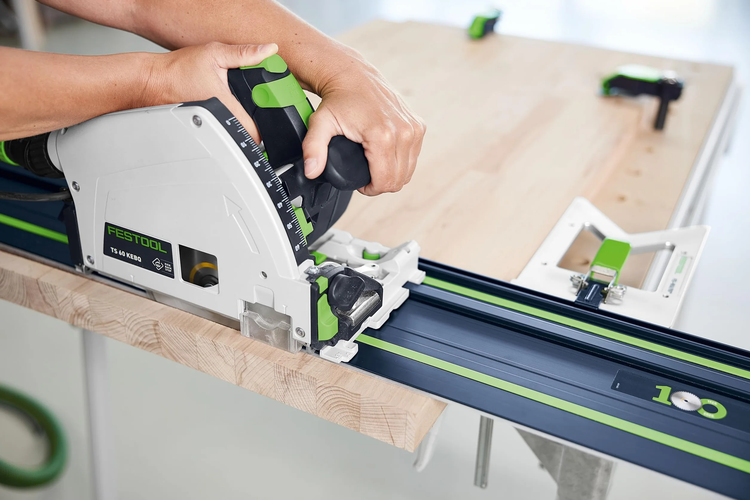 Festool Führungsschiene FS 1400/2 BL - Sägeschiene für Tauchsäge & Fräse | 1400mm Aluminium Führung mit Splitterschutz für präzise Schnitte, kompatibel mit Oberfräse und FS-Zubehör
