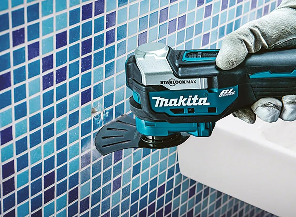 Mehrfacher Pontüren 18 -V Makita + Box + 2 Batt. BL1850B - DTM52RTJX1