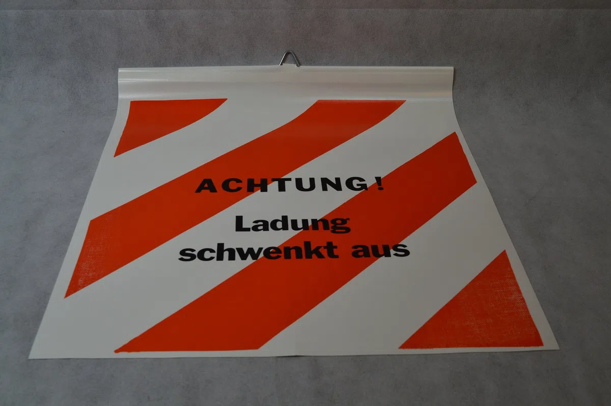 4 X Warnflagge für Langholzfuhrwerke 50 X 50 CM Robust LKW Plane beidseitig beschriftet mit: - Achtung Ladung schwenkt aus - Endfahne Schlussfahne 50 x 50 cm Warnflagge überstehende Ladung Finne
