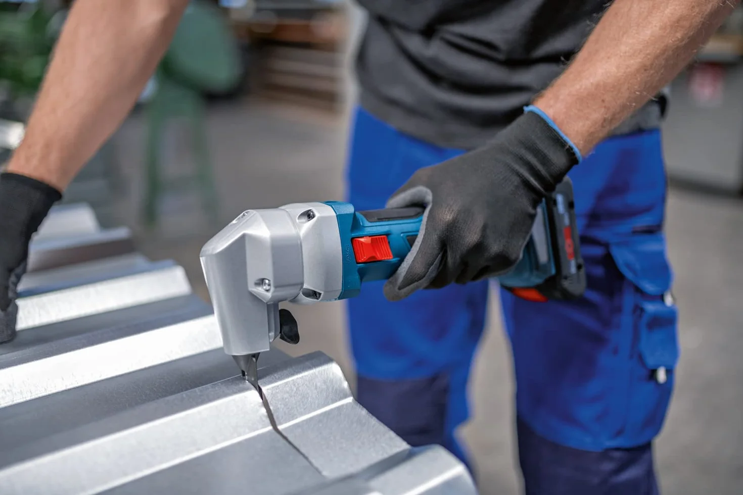 Bosch Professional 18V System Akku Nager GNA 18V-16 E (Leistung 700 W, bürstenlose Motortechnologie, ohne Akku/Ladegerät)