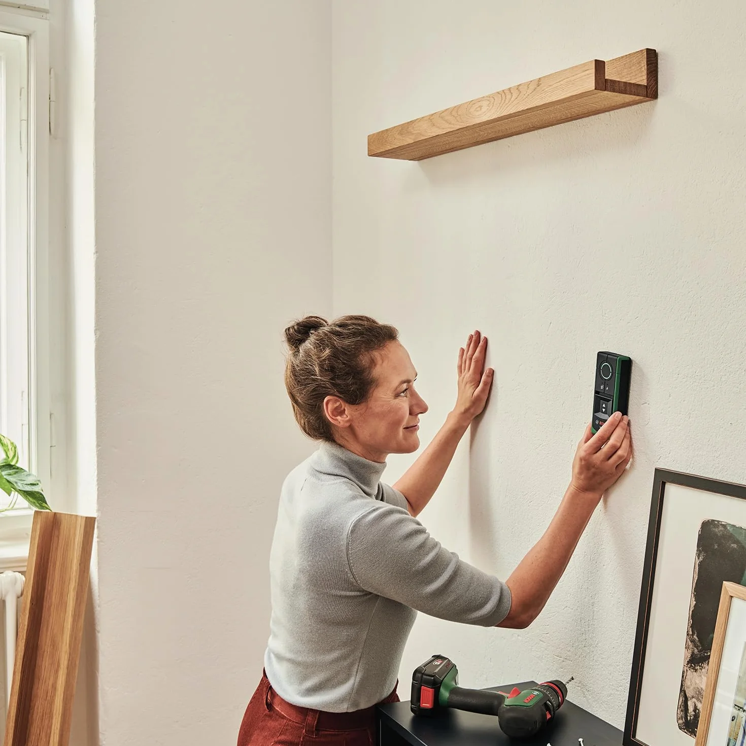 Bosch Ortungsgerät Truvo der 2. Generation (einfache Ein-Knopf-Bedienung, einfaches Orten von stromführenden Kabeln und Metallobjekten, Wandscanner bis 70mm, im E-Commerce Karton)