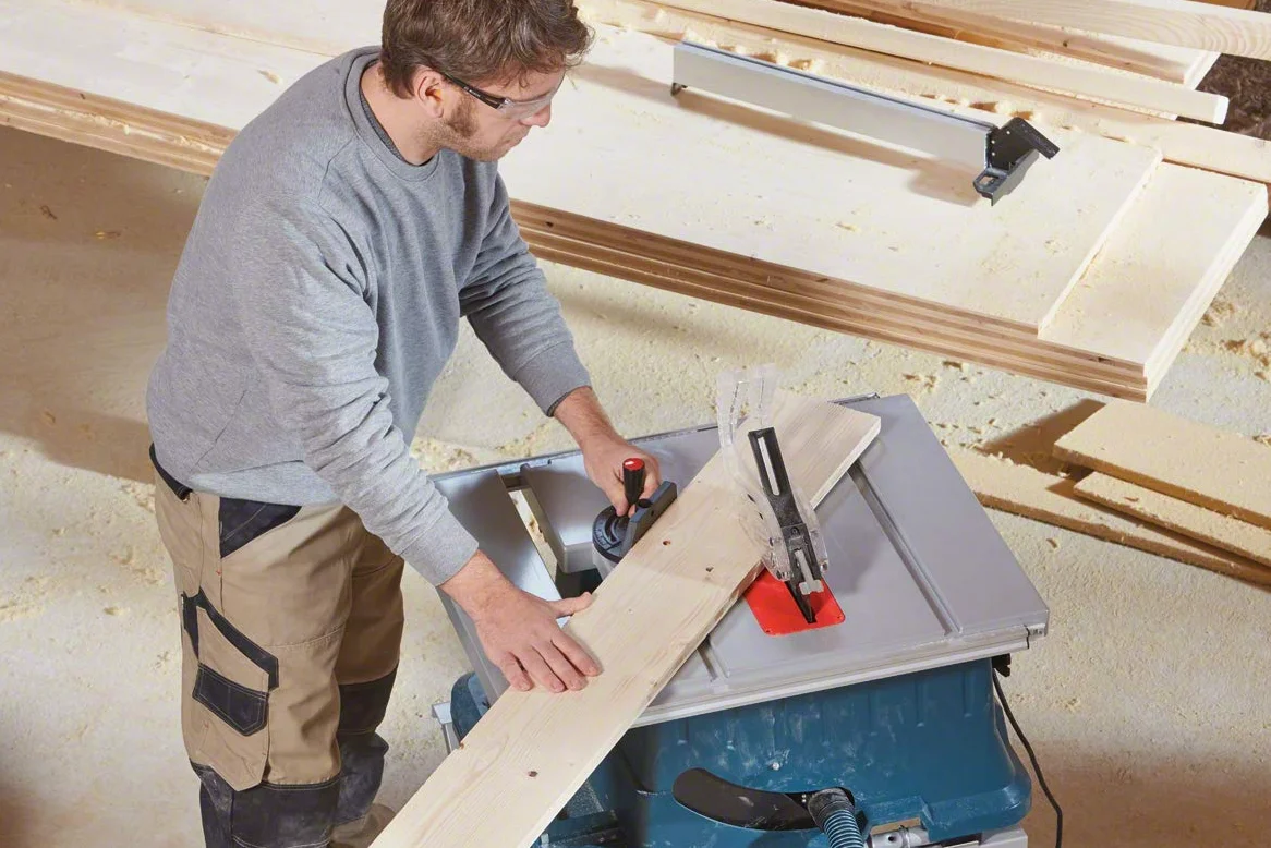 Bosch Professional Tischkreissäge GTS 635-216 (1600 Watt, Sägeblatt-Ø: 216mm, Sägeblattbohr-Ø: 30mm, inkl. 1x Kreissägeblatt)