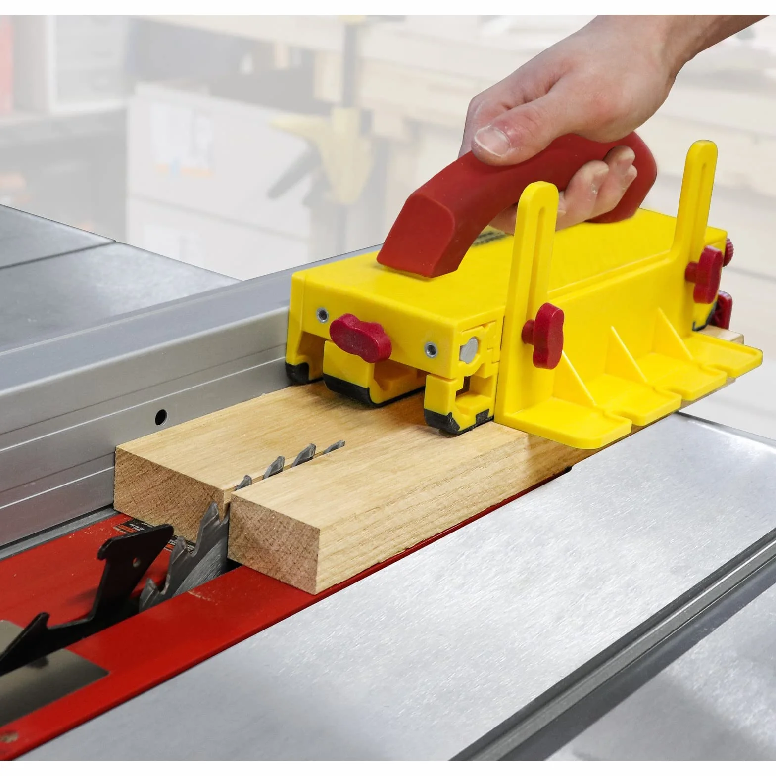 Milescraft 3406 Hochwertiger und robuster Werkstückschieber für Tischkreissägen, Frästische, Bandsägen und mehr. Ideal zum Handwerken, Basteln, Holzarbeit
