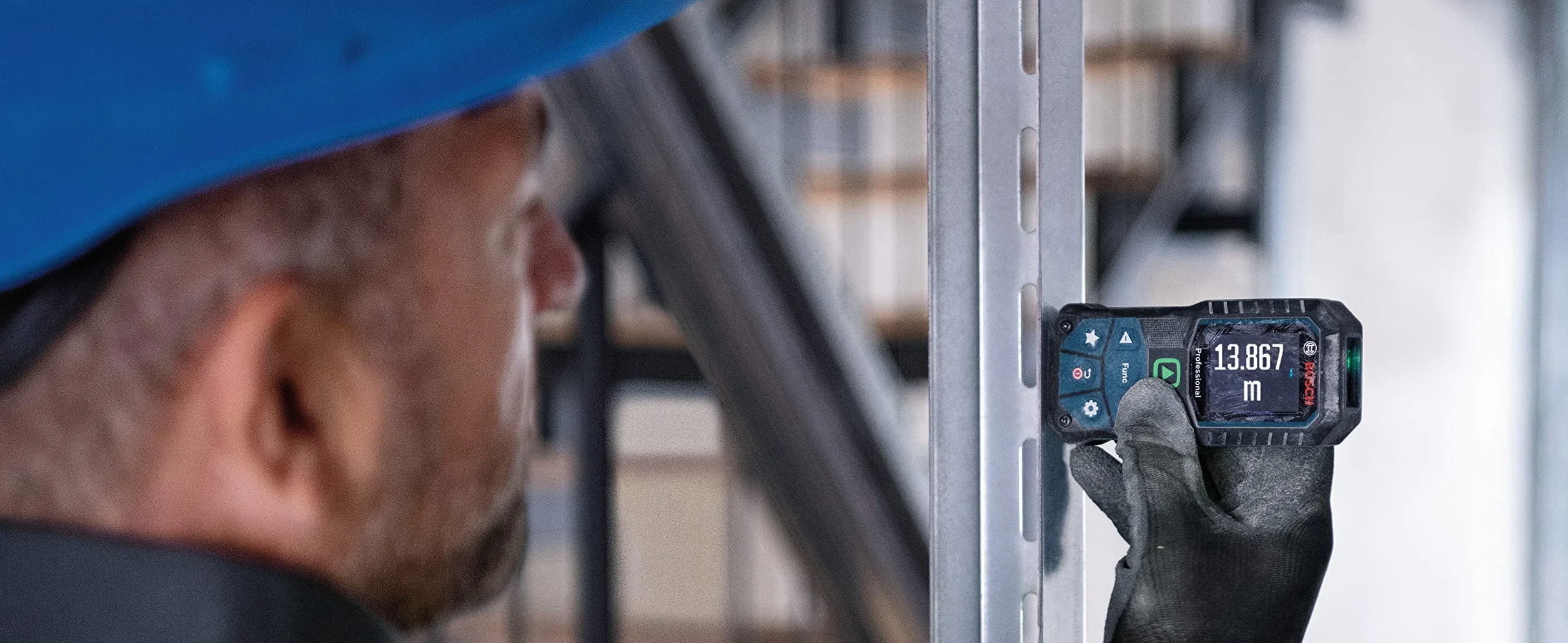 Bosch Professional Laser-Entfernungsmesser GLM 50-23 G (grüner Laser, Neigungssensor, Reichweite: bis zu 50 m, robust, IP65, ± 1,5 mm*, 2X AA-Batterie, Schlaufe, Tasche)