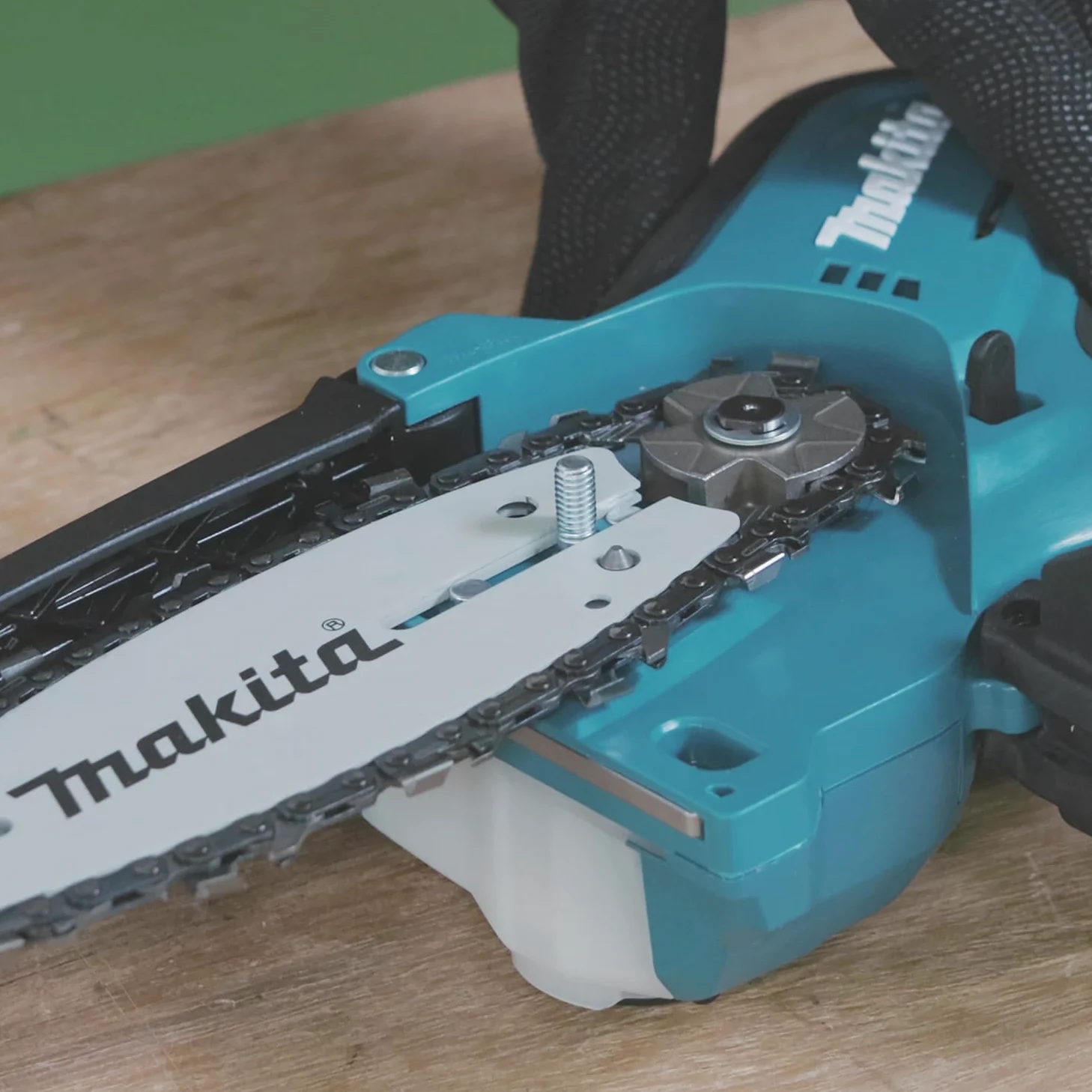 Makita DUC101Z Akku-Astsäge 18V (ohne Akku, ohne Ladegerät)