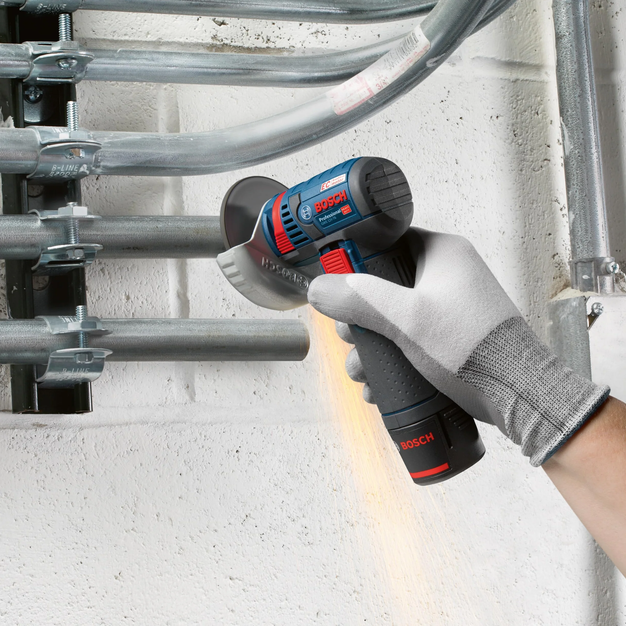 Bosch Professional 12V System Akku Winkelschleifer GWS 12V-76 (inkl. 2x Trennscheibe Expert for Inox, 1x Hartmetall - Trennscheibe Carbide Multi Wheel, 2x Einlage, L-BOXX, ohne Akku/ Ladegerät)