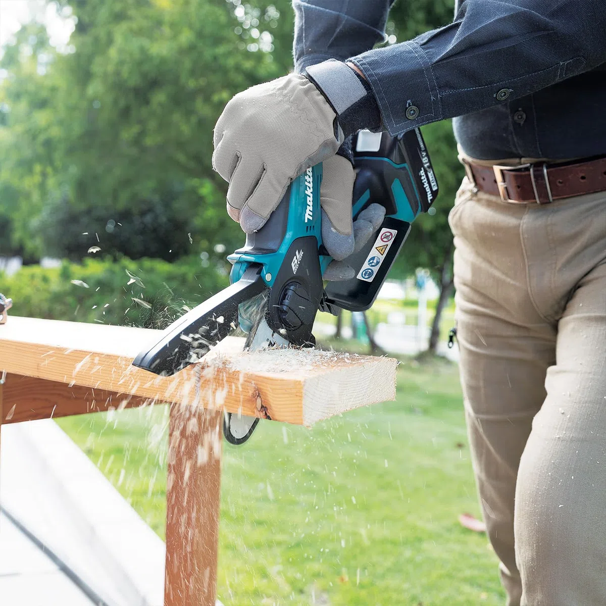 Makita DUC101Z Akku-Astsäge 18V (ohne Akku, ohne Ladegerät)