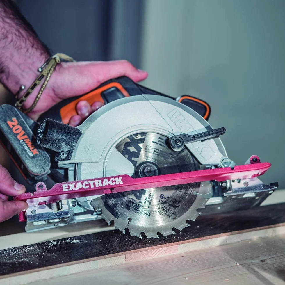 WORX WX530.9 Akku-Handkreissäge – Profi Kreissäge mit Absaug-Adapter – Ideal auch für Schnitte auf Gehrung – 165 mm - PowerShare kompatibel – Wird ohne Akku & Ladegerät geliefert
