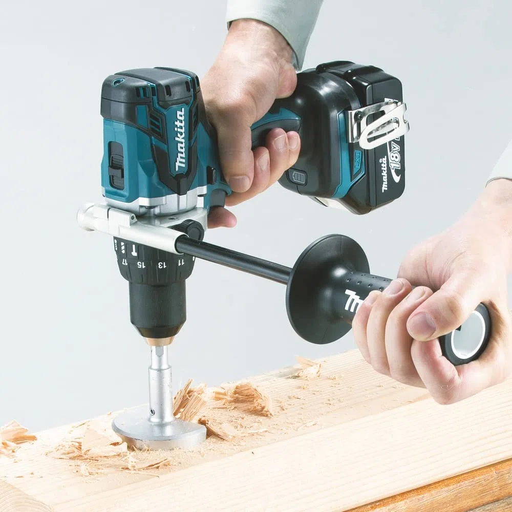 Makita DLX6085TJ Akku-Kombo-Kit 18V (DHR243+DHP481+DTD153+DHS680+DGA513+DTM51) / 5,0 Ah, 3 Akkus + Ladegerät + 4x MAKPAC