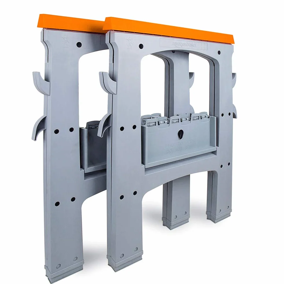 Amazon Basics Sägebock, tragbar, faltbar, rechteckig, 408 kg Kapazität, mit Aufbewahrungshaken, einfach zu bedienen, Grau, Orange, 2er-Pack