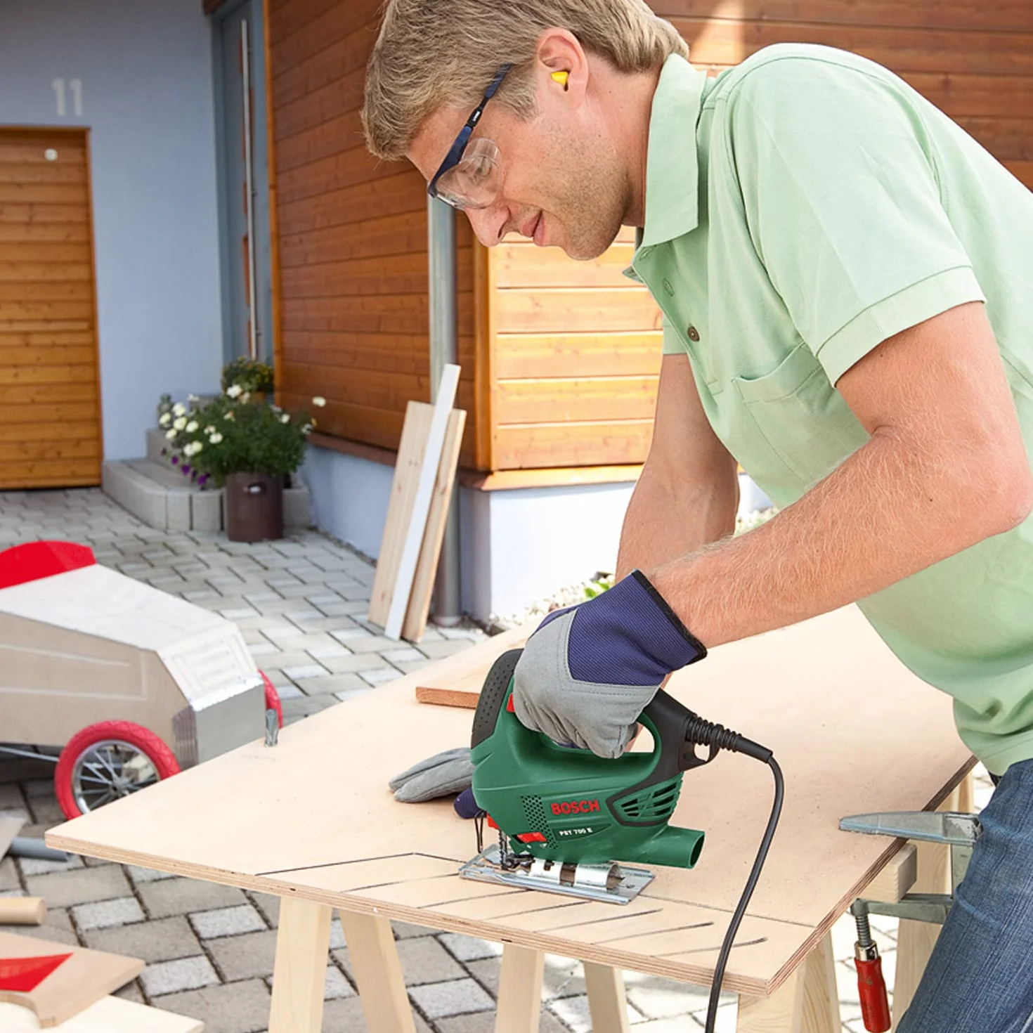 Bosch Stichsäge PST 700 E (1x Sägeblatt, Koffer, 500 Watt)