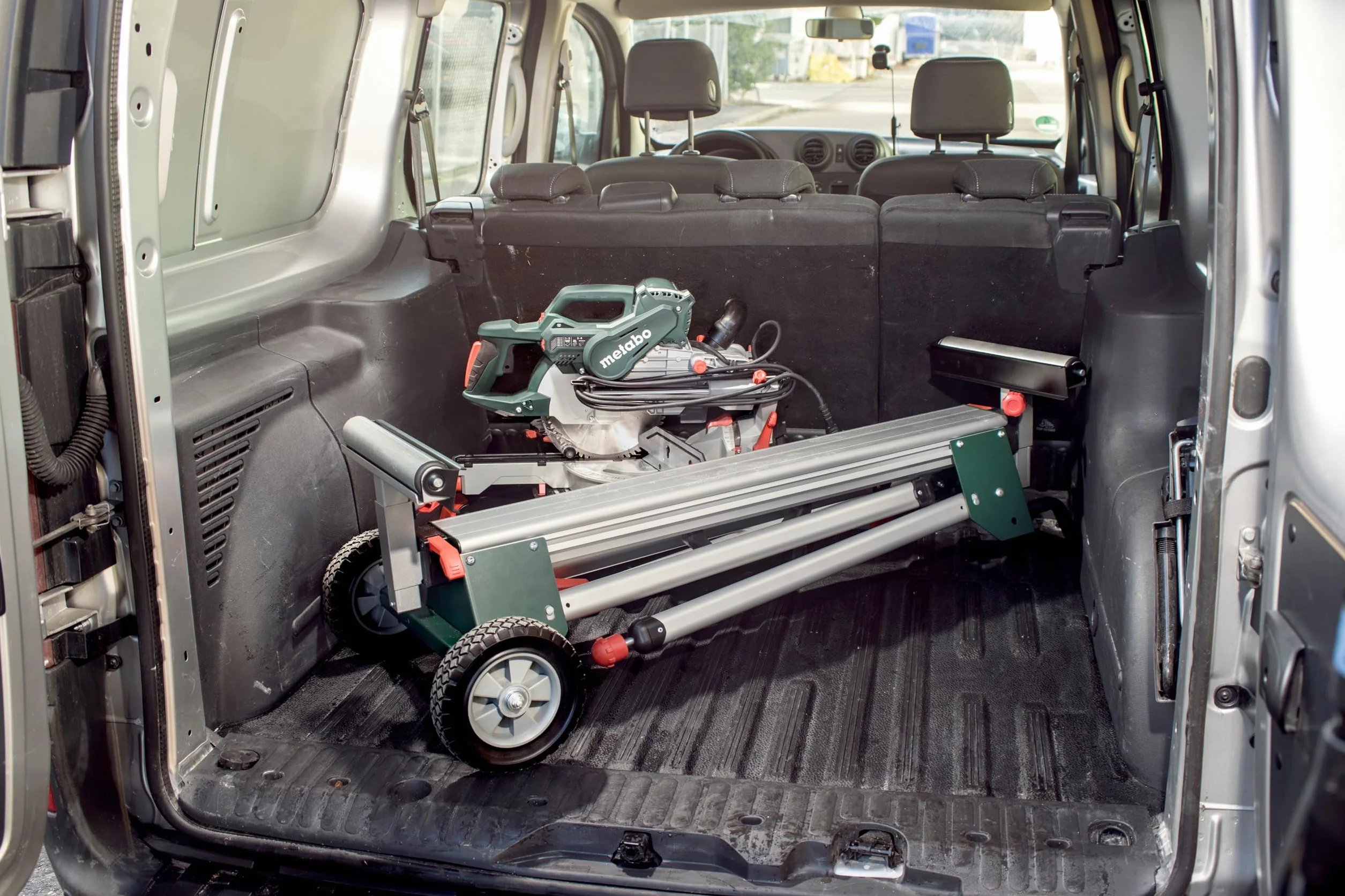 metabo Kappsägen-Untergestell KSU 251, Mobiler Sägetisch mit | Robustes Maschinengestell, 127-250 cm Länge, inkl. Maschinenträger, Belastbarkeit 250 kg, für gängige Kappsägen