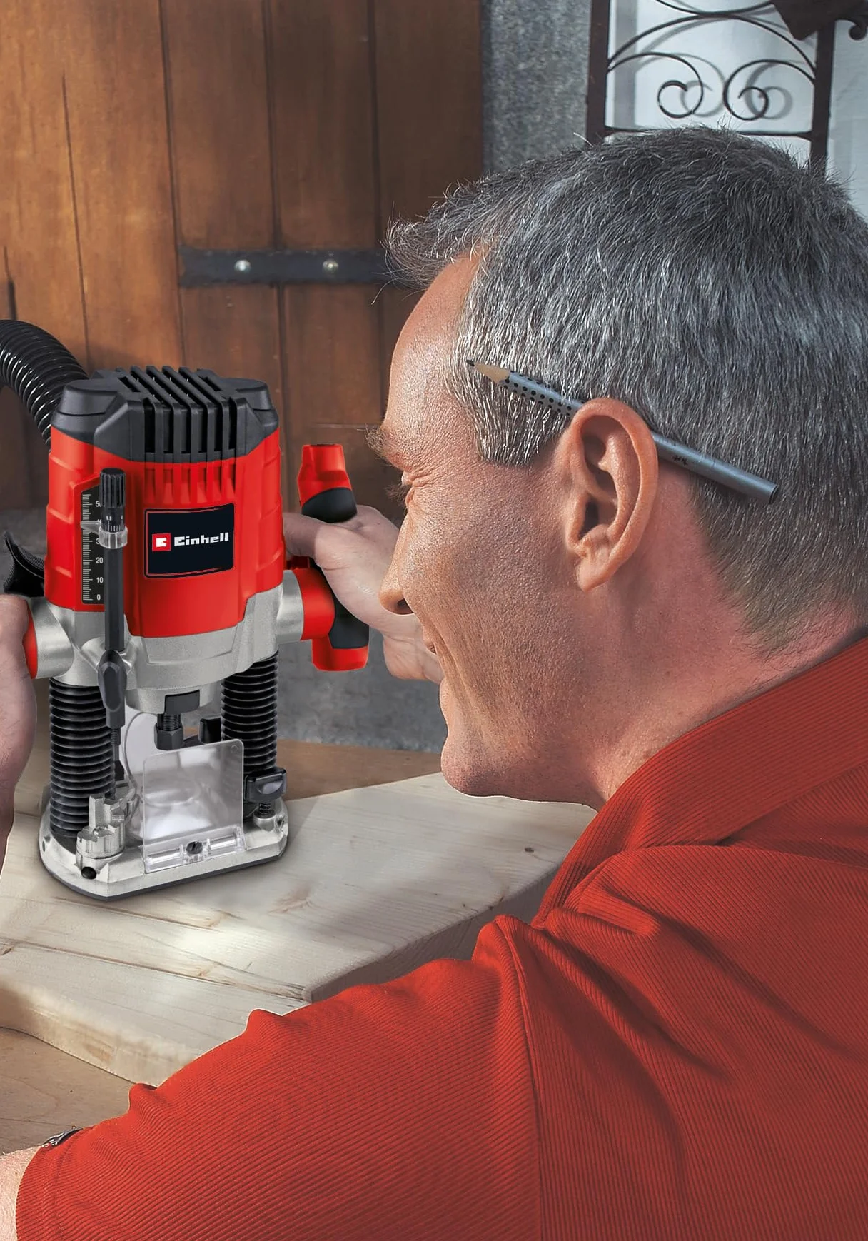 Einhell Oberfräse TC-RO 1155 Kit (1100 Watt, Ø 6 und 8 mm, Drehzahlregulierung, Parallelanschlag, Absaugadapter, inkl. Zubehör & diverse Fräser)