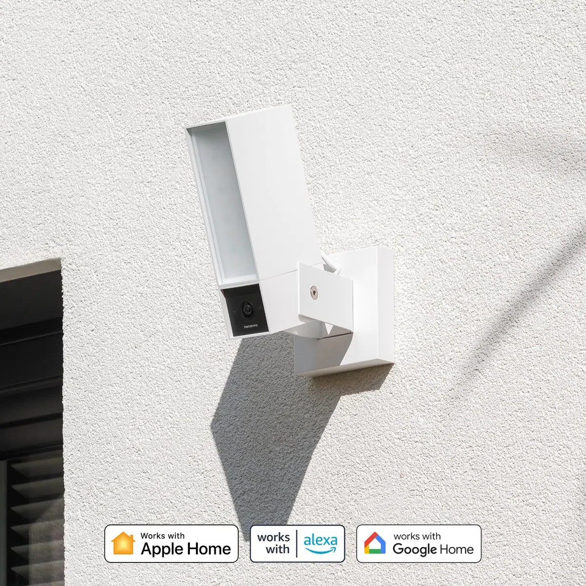 NETATMO Überwachungskamera für den Außenbereich, 2SD, WLAN 5 GHz, 2K HDR, KI-Erkennung Personen/Fahrzeuge/Tiere, LED-Flutlicht 12 W, Sirene 105 dB, lokale Speicherung, ohne Abonement, Weiße, NOC-2-AMZ