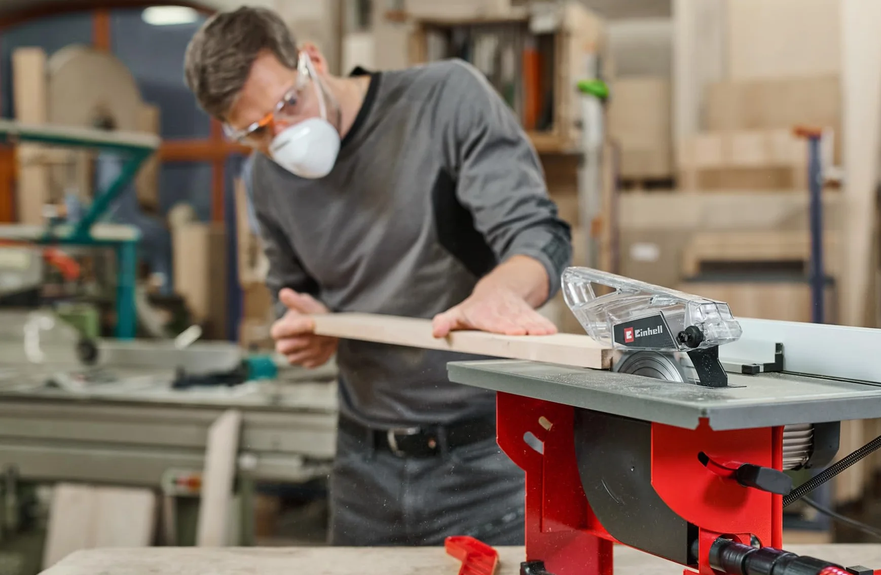 Einhell Tischkreissäge TC-TS 8 I (800 Watt, 45 mm Schnitthöhe, Ø 200 mm Sägeblatt, Winkelanschlag, Parallelanschlag, Absauganschluss, inkl. HW/TCT-Sägeblatt)