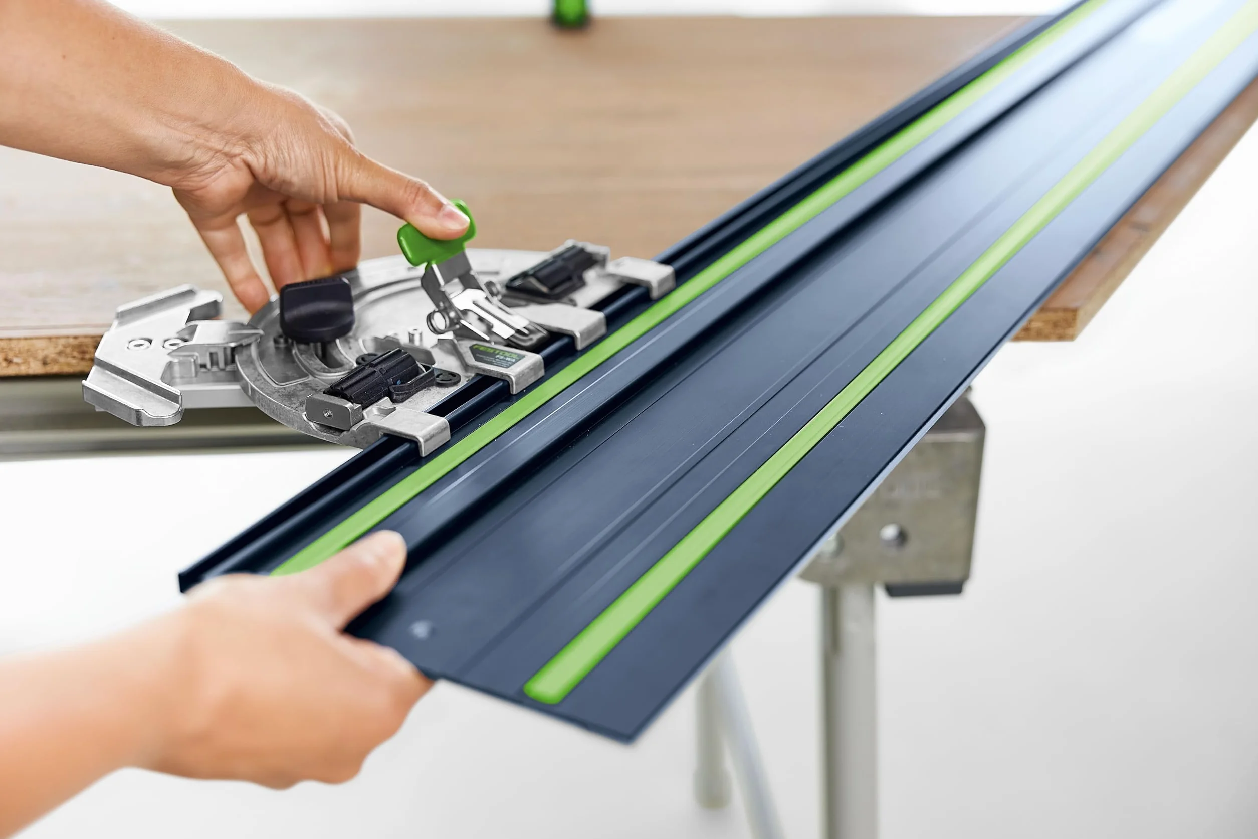 Festool Führungsschiene FS 1400/2 BL - Sägeschiene für Tauchsäge & Fräse | 1400mm Aluminium Führung mit Splitterschutz für präzise Schnitte, kompatibel mit Oberfräse und FS-Zubehör