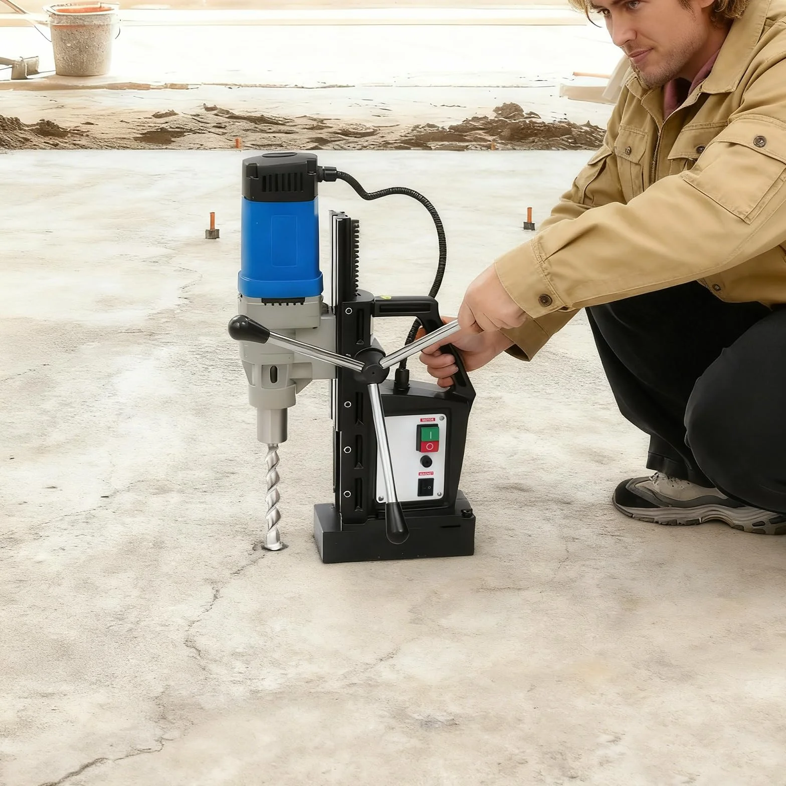 1680W Industrielle Magnetbohrmaschine Professionelles Magnetbohrgerät Komplettset mit Zubehör und Ersatzsicherungen für maximale Arbeitssicherheit auf Baustellen