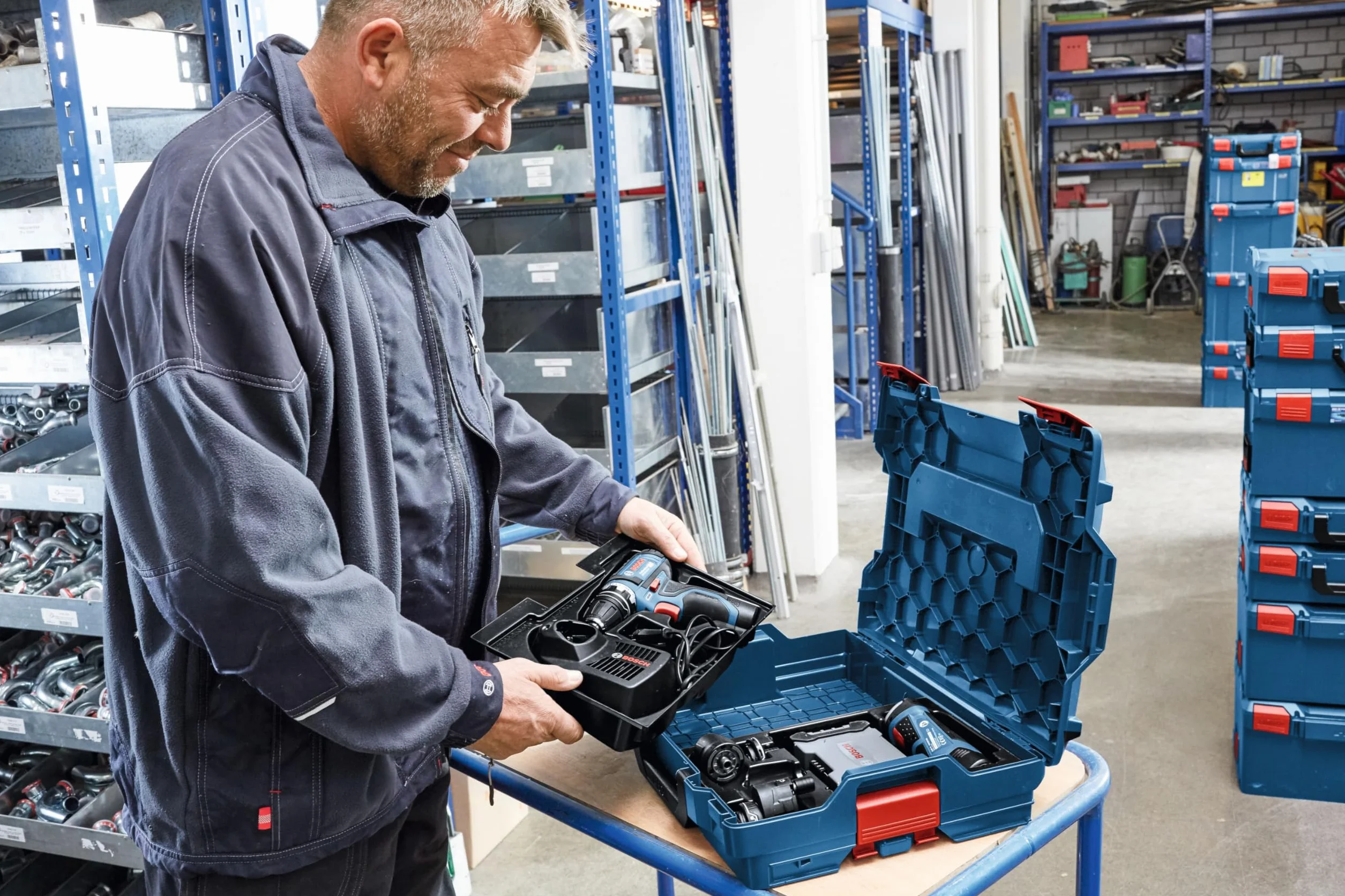 Bosch Professional Handwerkoffersystem L-BOXX 102 (Belastbarkeit bis 100 kg) + 13-tlg.-Einsatzbox-Set für L-BOXX