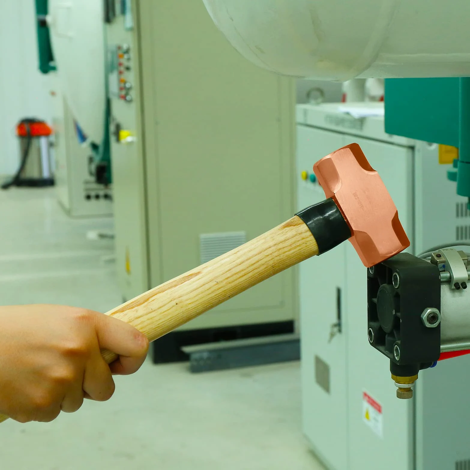 WEDO Kupferhammer,450g Kopfgewicht,310mm Länge, mit Holzgriff, langer gerader Griff, verstärkte Kopf-Griff-Verbindung, für Gartenarbeit und Bauwesen