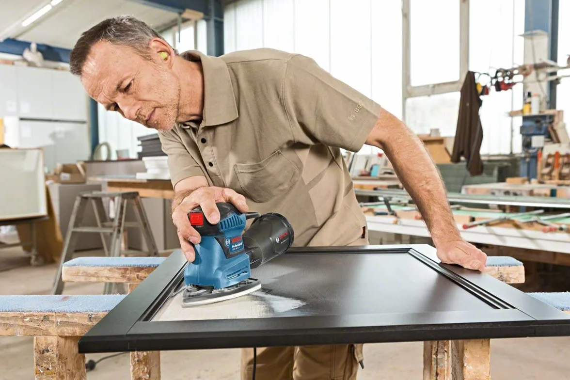 Bosch Professional Schwingschleifer GSS 160-1 A Multi (Leistung 180 Watt, 1,6 mm Schwingkreis-Ø, L-BOXX)
