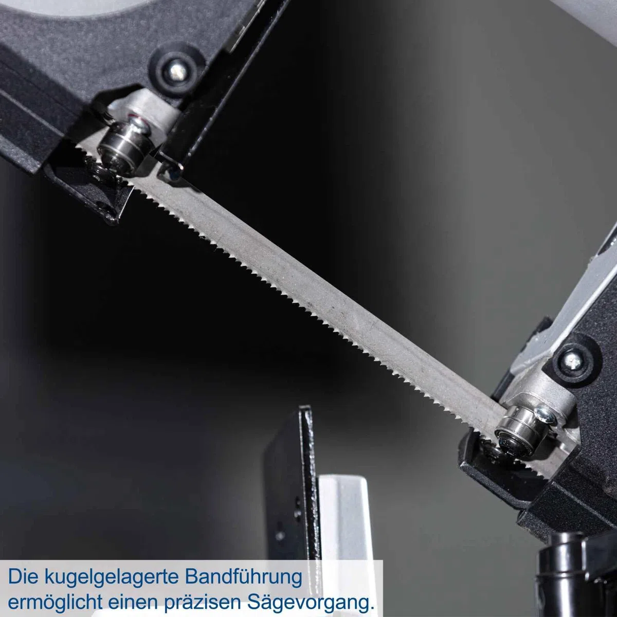 Scheppach Metallbandsäge MBS1200 Metallsäge Bandsäge inkl. Sägeband | 1100W Leistung | Schnitthöhe bis 127mm & Rohrschnitt bis Ø80mm | abnehmbarer Arbeitstisch | LED-Licht | Vario-Speed 0,7-2,4 m/s