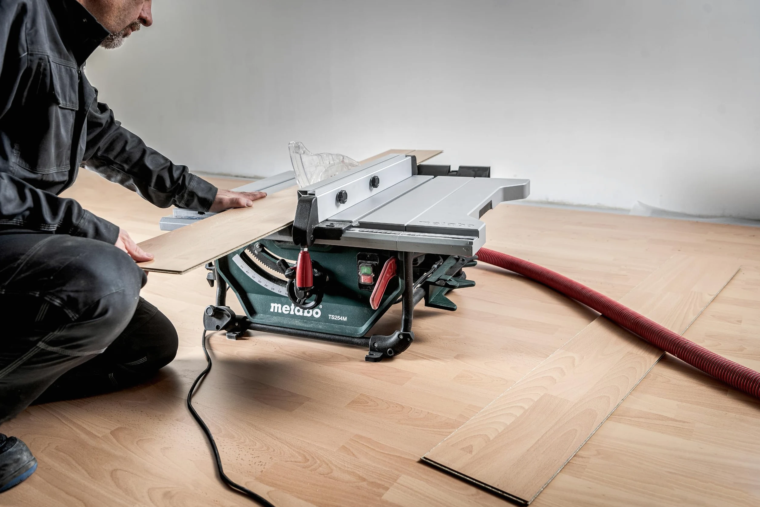 metabo Tischkreissäge TS 254 M, Mobile Kreissäge mit Ø 254 mm Sägeblatt | Kompakte Montagesäge mit 1500 W, Parallelanschlag, Winkelanschlag, Schiebestock, Tischverbreiterung und Sanftanlauf
