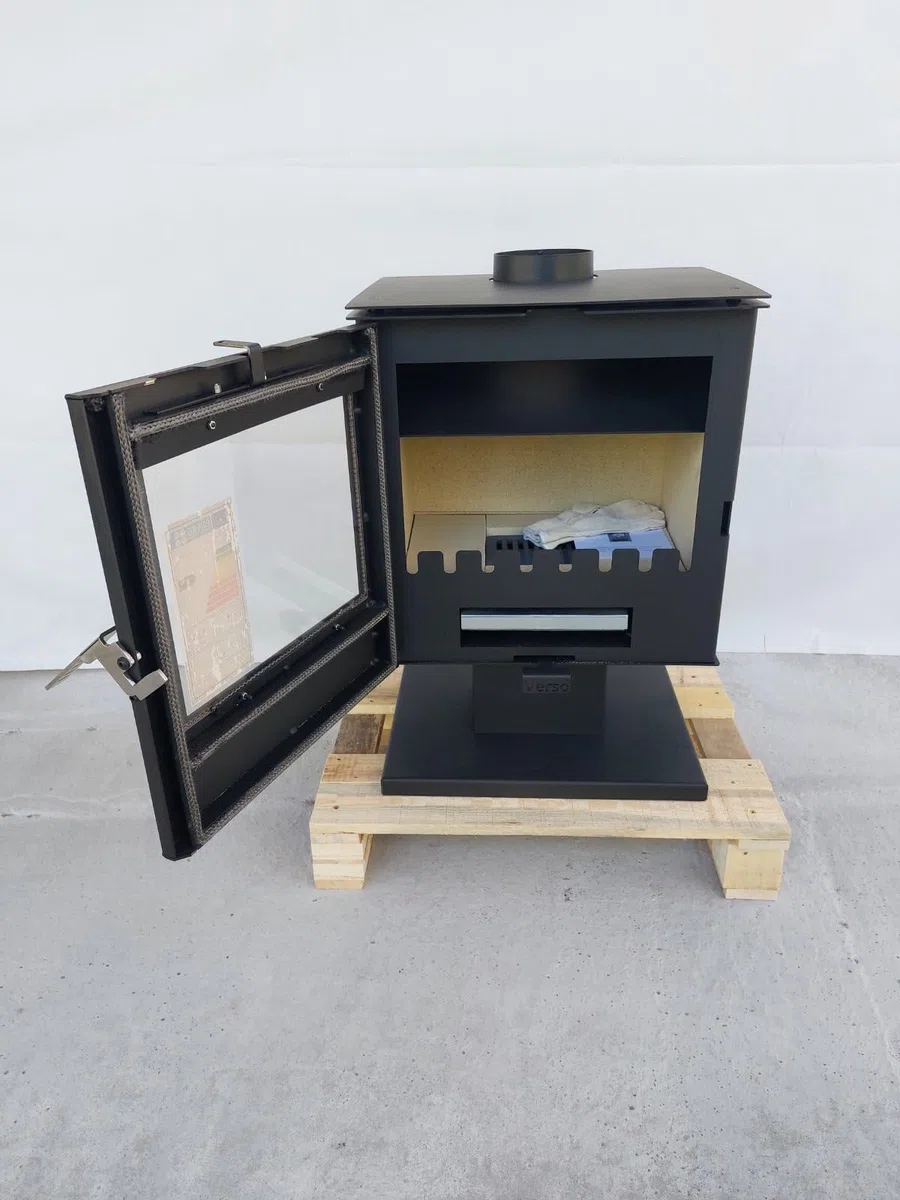 VERSO RHEIA P Kaminofen 5 kW Holzofen – Moderner Kaminofen freistehend, EEK A+, BImSchV Stufe 2, energieeffizienter Ofen für Wohnraum, Stahl Kaminofen Holzheizung