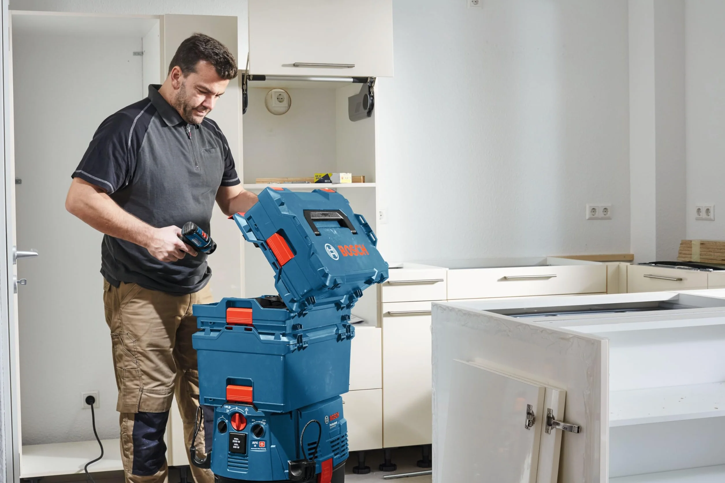 Bosch Professional Handwerkoffersystem L-BOXX 102 (Belastbarkeit bis 100 kg) + 13-tlg.-Einsatzbox-Set für L-BOXX