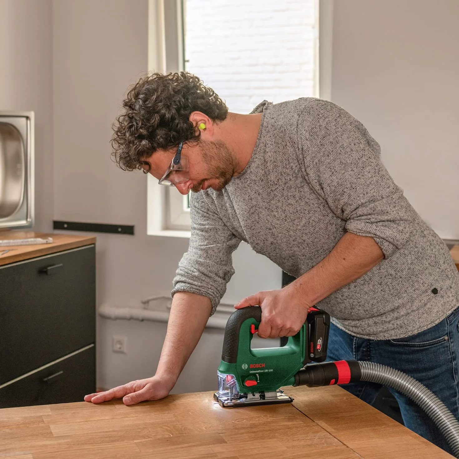Bosch Akku Stichsäge UniversalSaw 18V-100 (ohne Akku, 18 Volt System, 15 tlg. Stichsägeblatt-Set, im Karton) – Amazon Edition