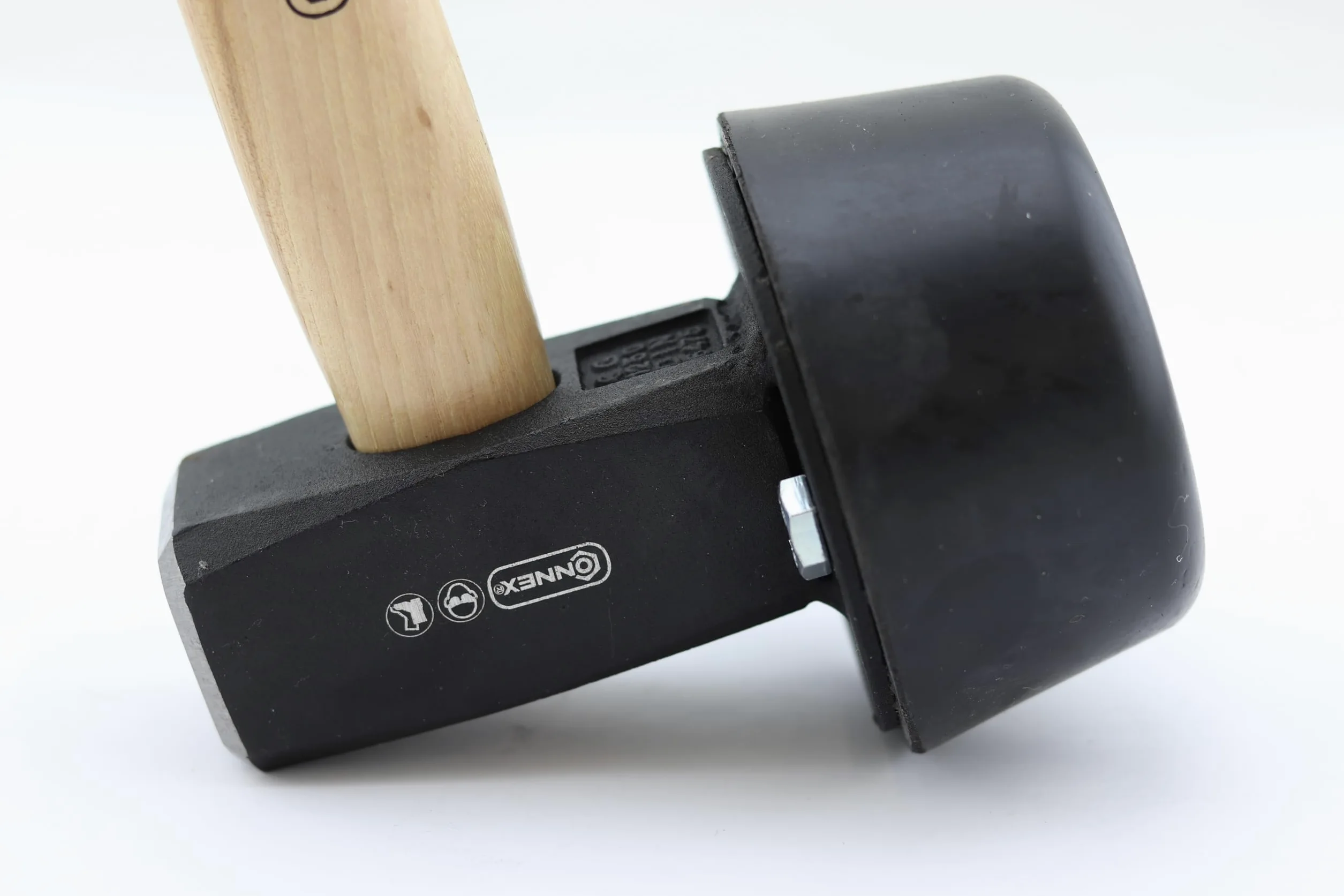 Connex Plattenverlegehammer 2400 g - rot / schwarz - mit Holzstiel aus Hickory - mit austauschbarem Gummi-Schlagkopf 110 mm Ø / Hammer / Schonhammer / Pflasterhammer / COX622256