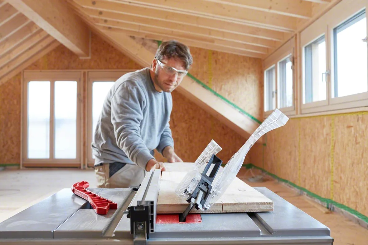 Bosch Professional Tischkreissäge GTS 635-216 (1600 Watt, Sägeblatt-Ø: 216mm, Sägeblattbohr-Ø: 30mm, inkl. 1x Kreissägeblatt)