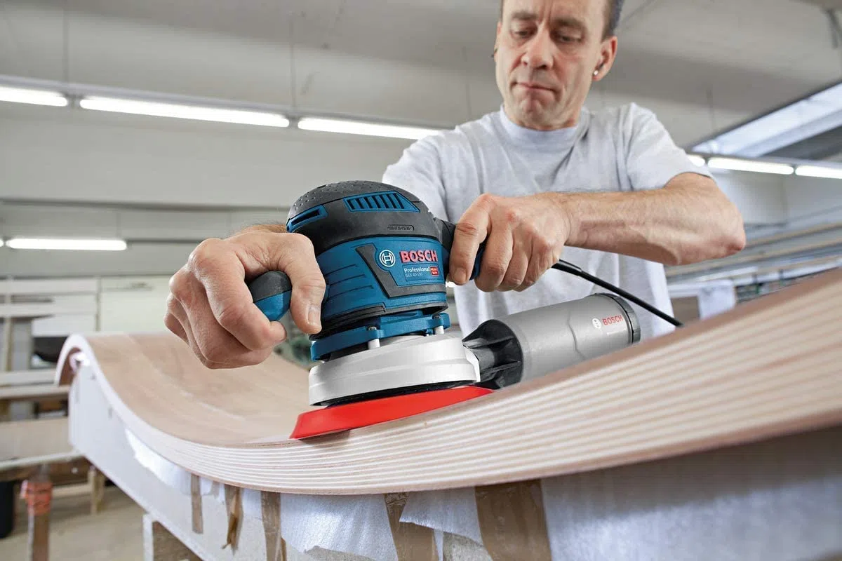 Bosch Professional Exzenterschleifer GEX 40-150 (inkl. Staubbox, Schleifteller-⌀ 150mm, Netzschleifblatt M480, Winkelschraubendreher, L-BOXX)