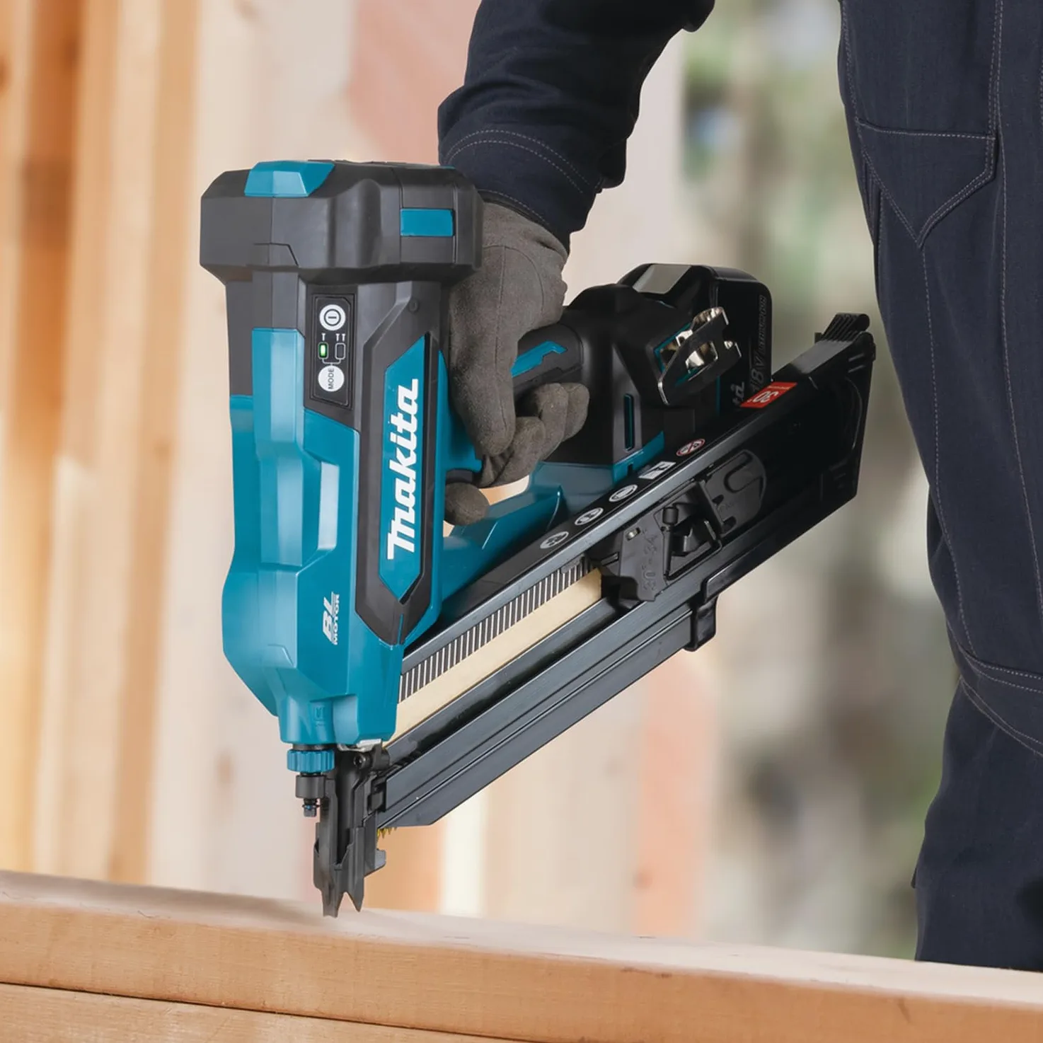 Makita DBN900ZK Akku-Streifennagler 90 mm 18V (ohne Akku, ohne Ladegerät)