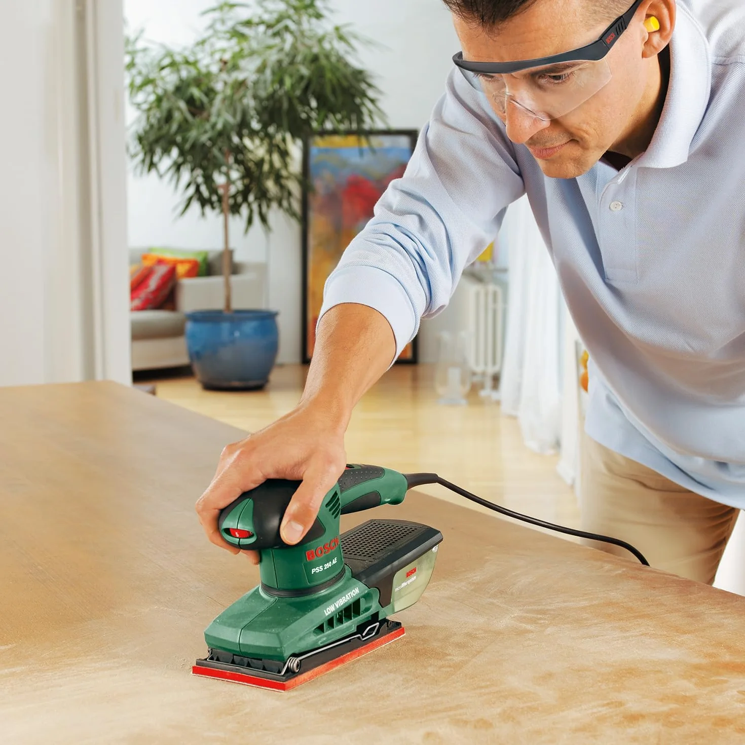 Bosch Schleifmaschine PSS 250 AE (250 Watt, Schwingkreis 2 mm, Schleiffläche 167 cm2, im Koffer)