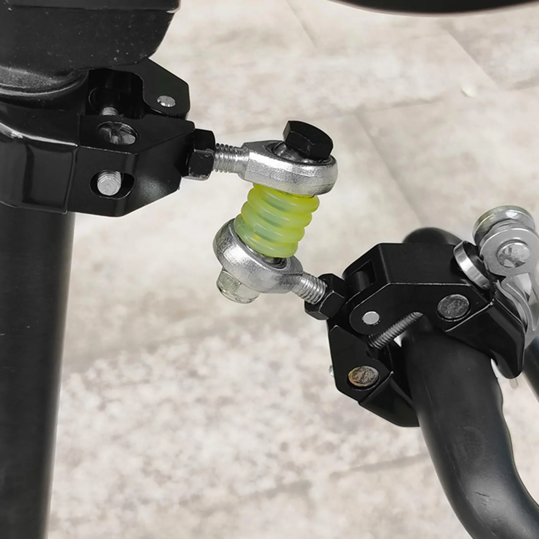 Mimoke Fahrrad Gepäckträger-Zugklemme 10–45 mm – Robuste Klemme zur Befestigung von Einkaufswagen-, Trolley- und Gepäckgriffen – Mit Schutzüberzug, sicherer Halt für tägliche Transport- und Ziehaufgab